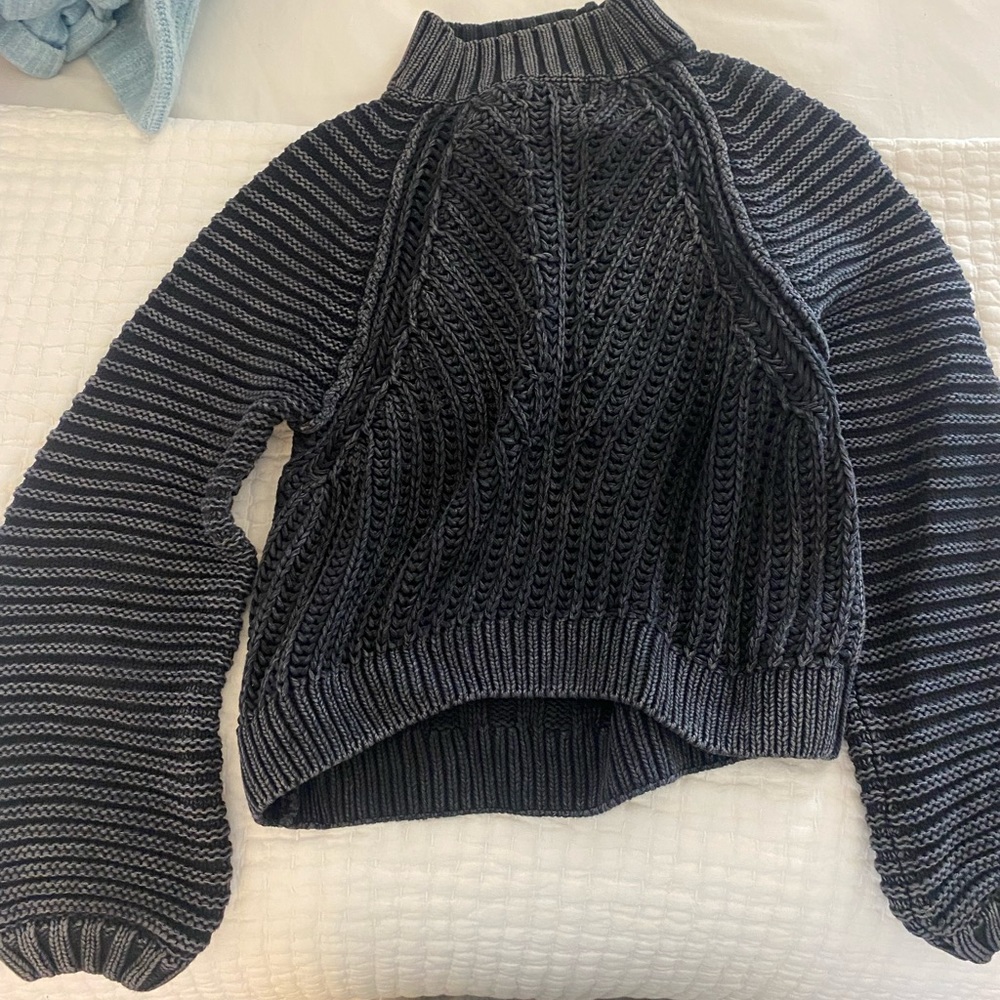 Free People Sweater: Black & Size Medium